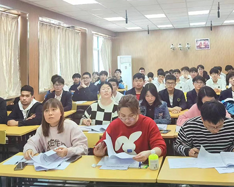 破繭成蝶 展現(xiàn)風(fēng)采--我系18級畢業(yè)設計(jì)開(kāi)題答(dá)辯