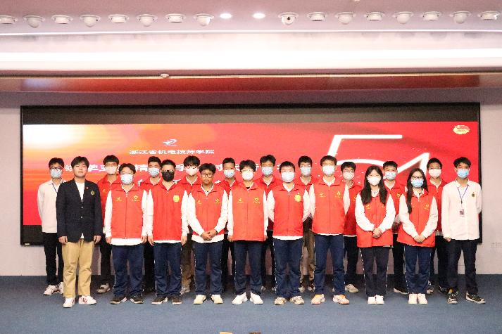 傳承五四精神綻放(fàng)青春風(fēng)采